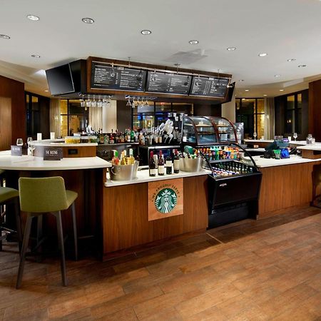 Отель Courtyard By Marriott San Antonio Six Flags At The Rim Экстерьер фото