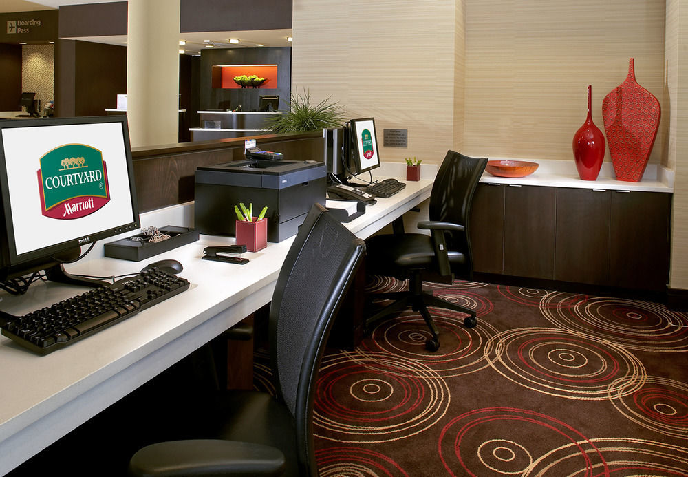 Отель Courtyard By Marriott San Antonio Six Flags At The Rim Экстерьер фото